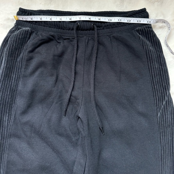 Nike Women’s Black Joggers/ Pants with Cozy Fleece Interior. - Picture 9 of 11